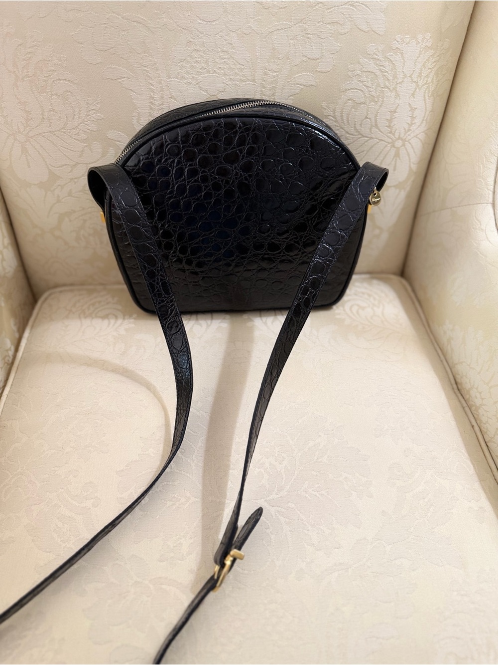 Salvatore Ferragamo Black Croc-Embossed Leather Crossbody Bag - Picture 2 of 16